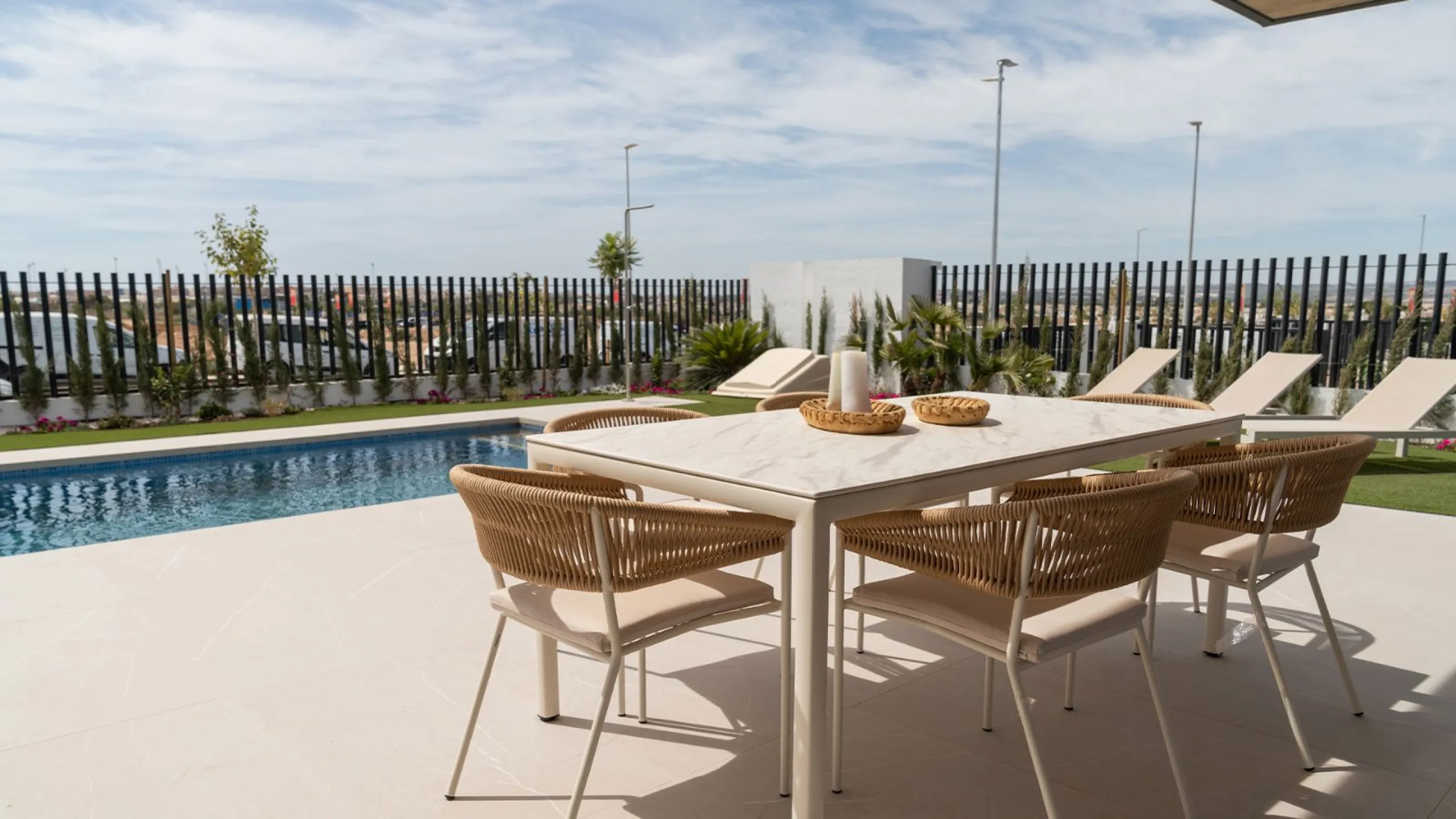 Moderne Wohnungen in einer natürlichen Umgebung zwischen Lagunen in Torrevieja, Alicante