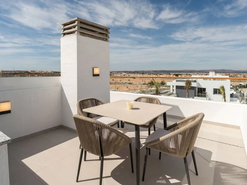 Moderne Wohnungen in einer natürlichen Umgebung zwischen Lagunen in Torrevieja, Alicante