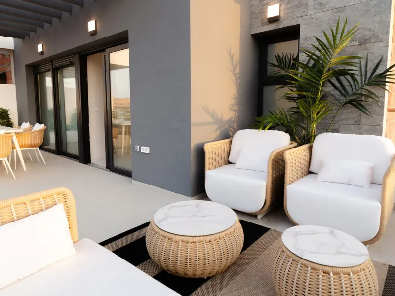 Moderne Wohnungen in einer natürlichen Umgebung zwischen Lagunen in Torrevieja, Alicante