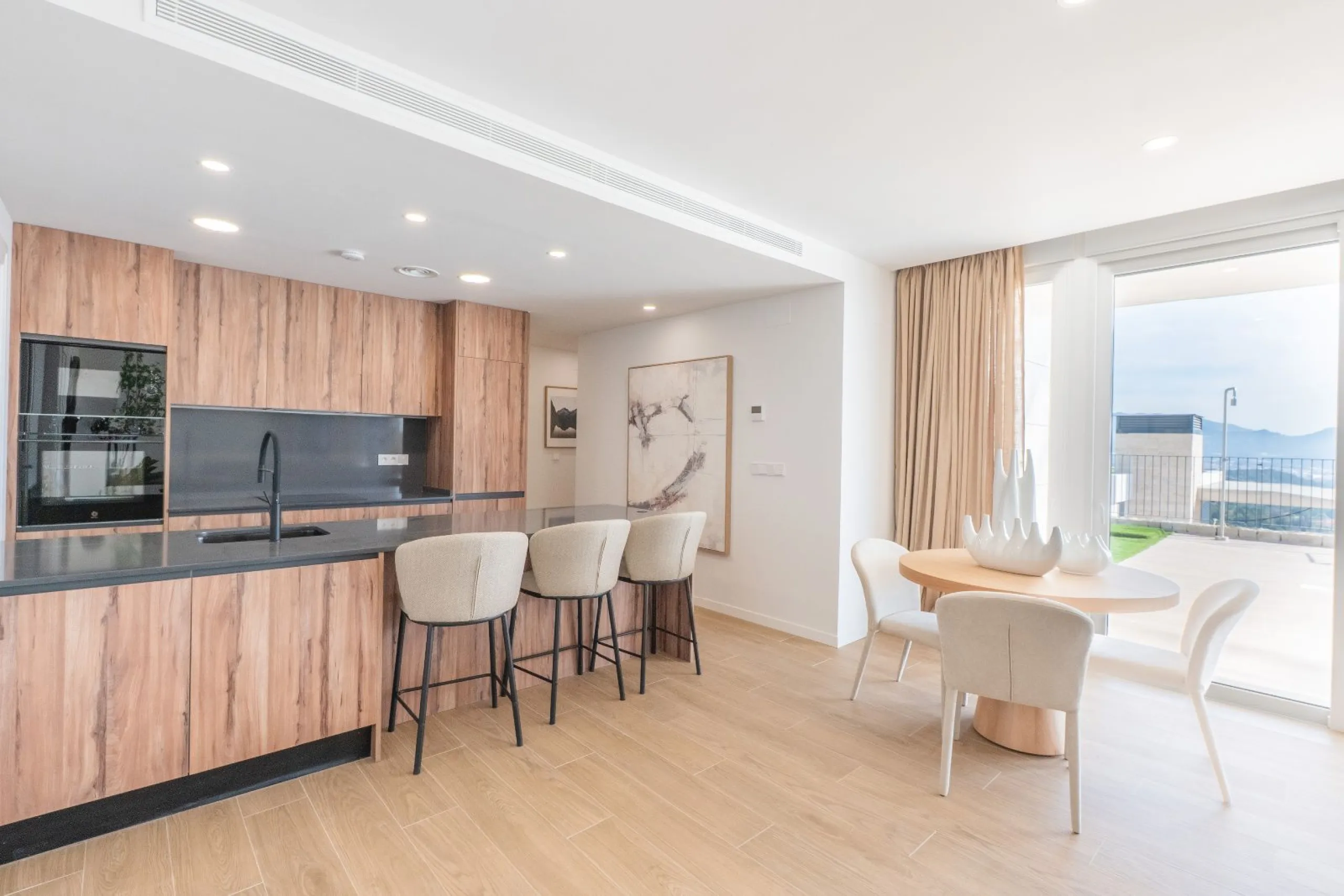 Exclusivo conjunto de villas con vistas panorámicas en Polop, Alicante