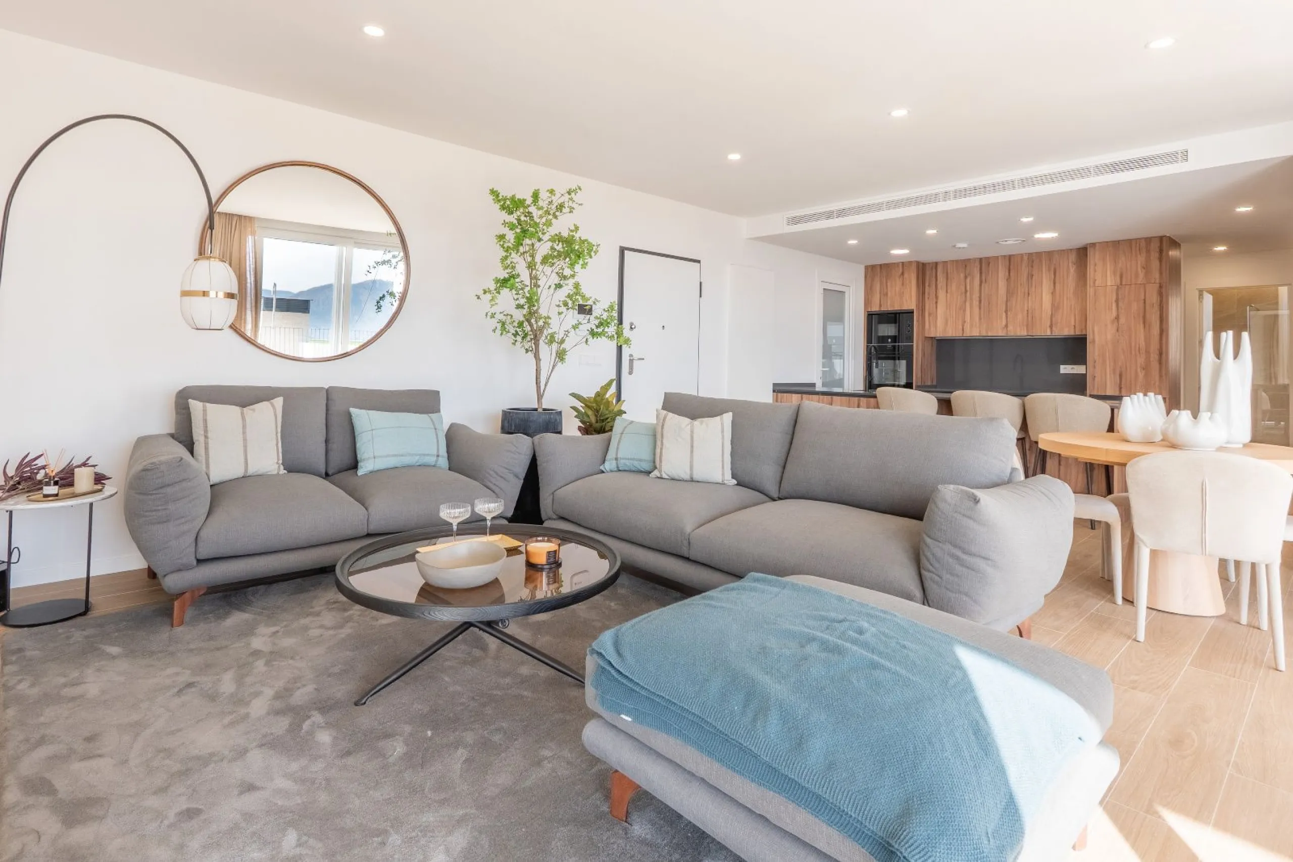 Exclusivo conjunto de villas con vistas panorámicas en Polop, Alicante