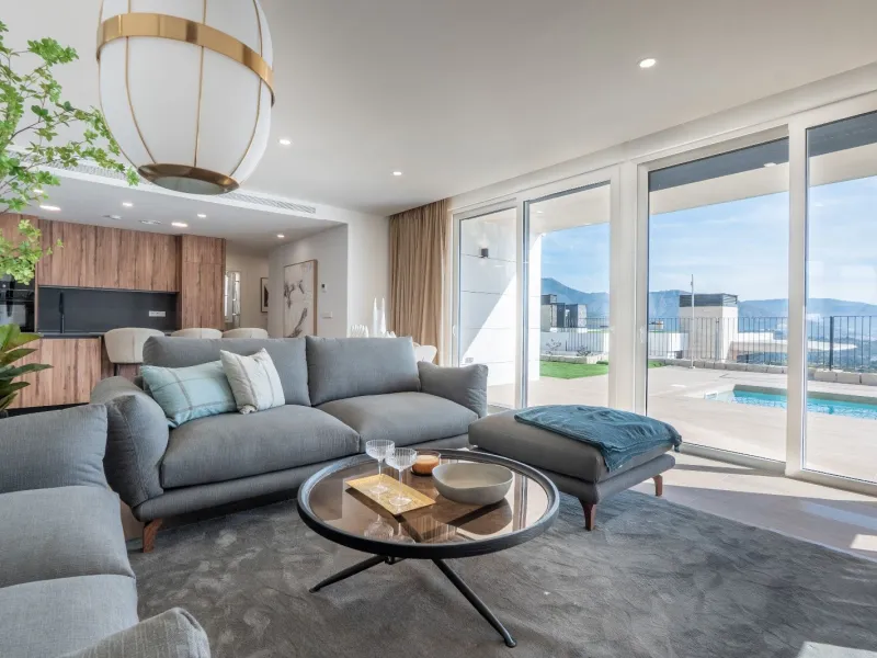 Exclusivo conjunto de villas con vistas panorámicas en Polop, Alicante