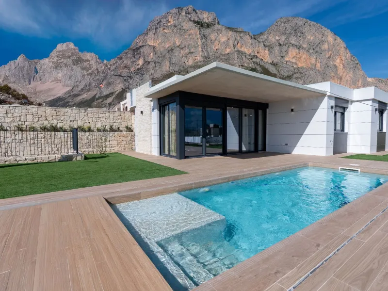 Exclusivo conjunto de villas con vistas panorámicas en Polop, Alicante