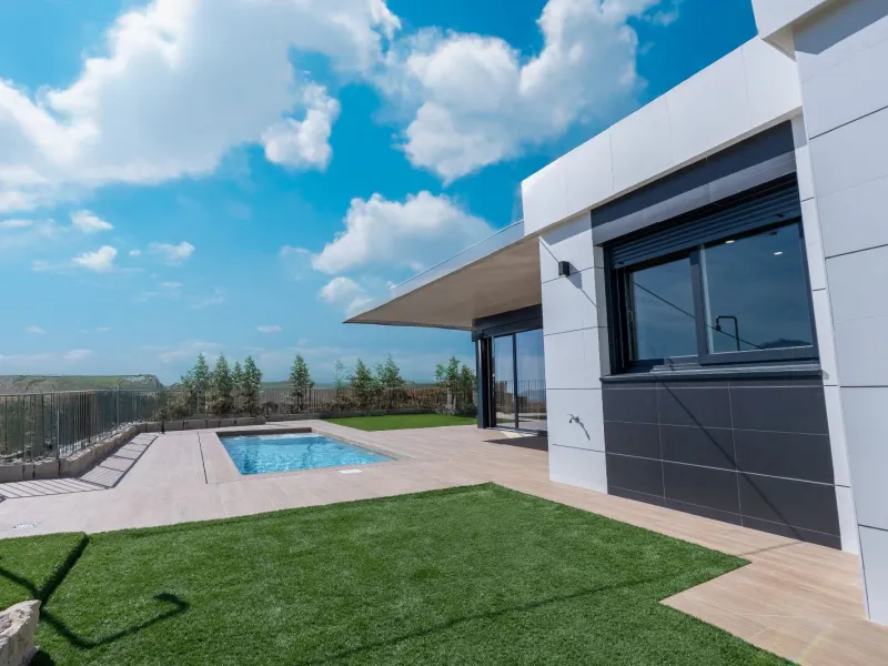Exclusivo conjunto de villas con vistas panorámicas en Polop, Alicante