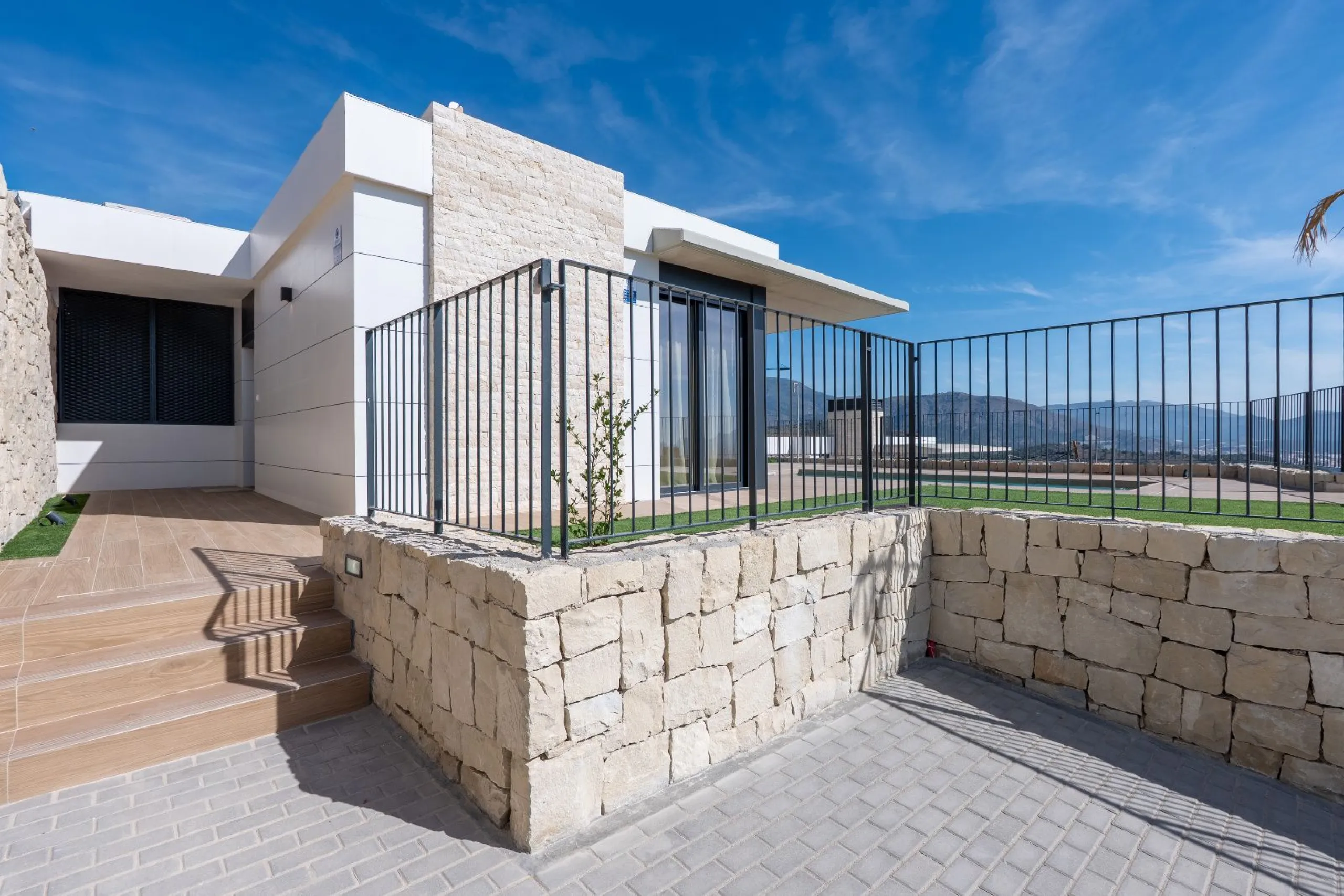 Exclusivo conjunto de villas con vistas panorámicas en Polop, Alicante