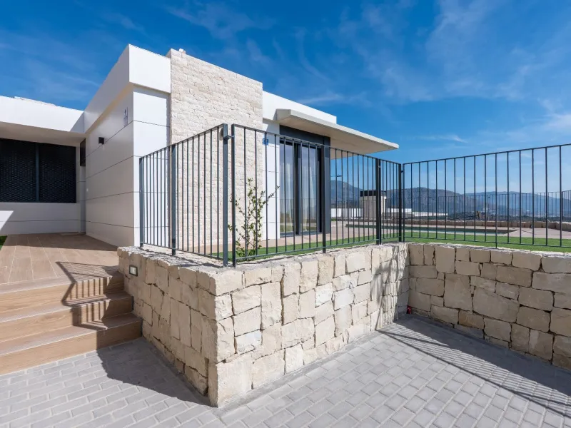 Exclusivo conjunto de villas con vistas panorámicas en Polop, Alicante
