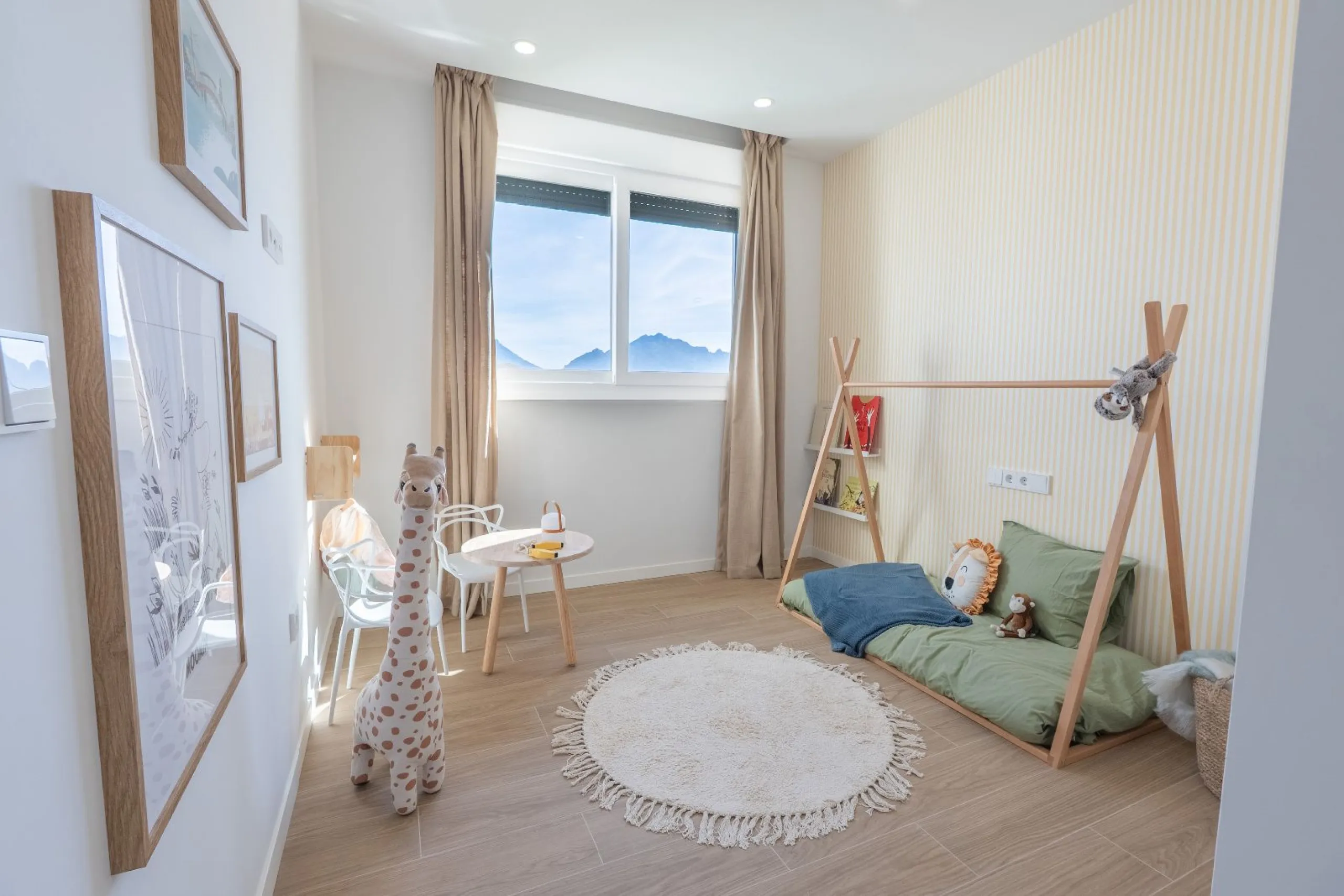 Exclusivo conjunto de villas con vistas panorámicas en Polop, Alicante