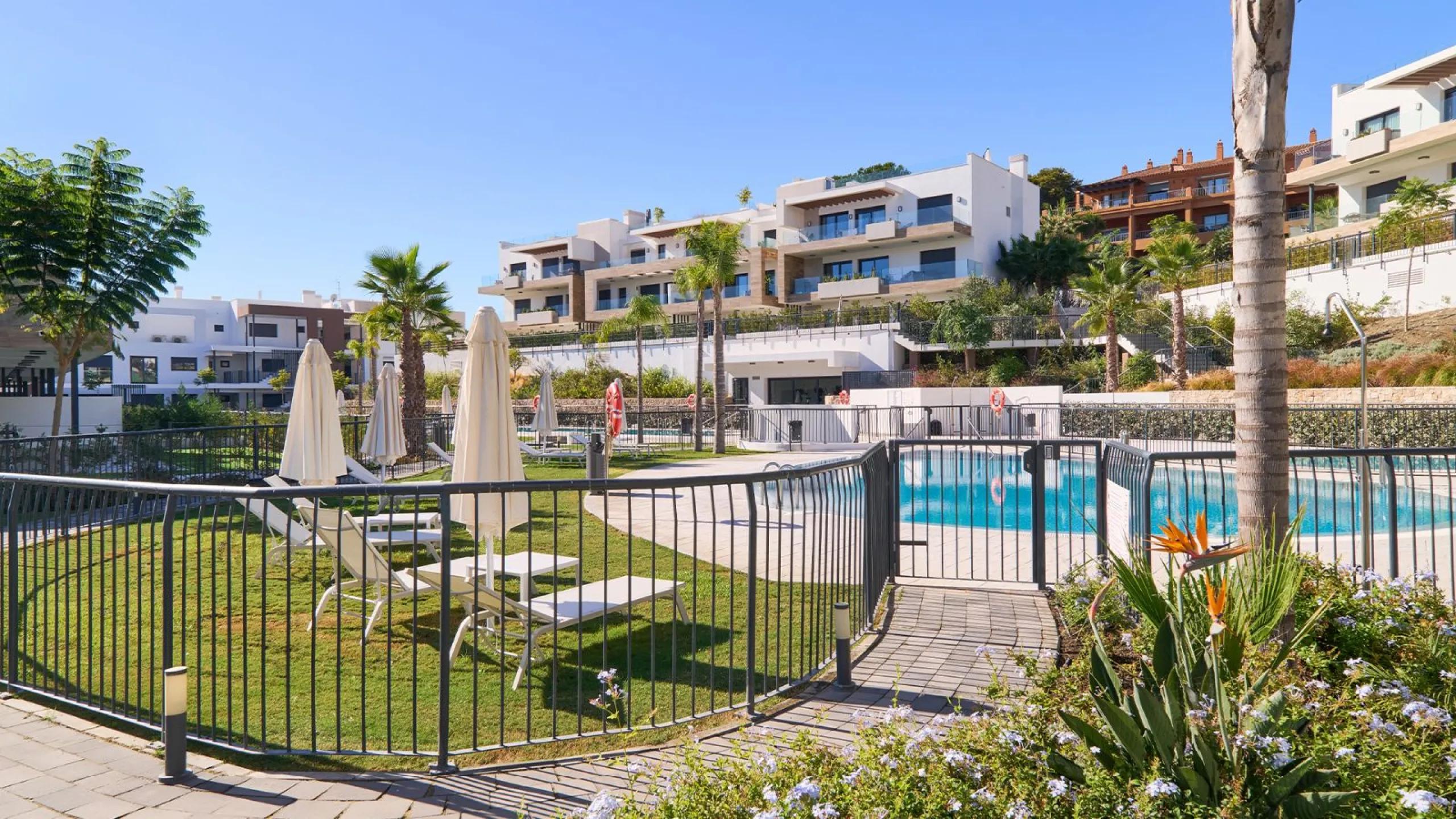 Moderno apartamento en el Triángulo de Oro de la Costa del Sol en Estepona, Málaga