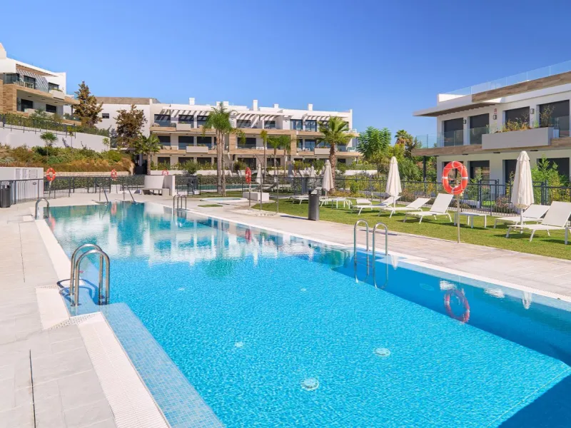Moderno apartamento en el Triángulo de Oro de la Costa del Sol en Estepona, Málaga