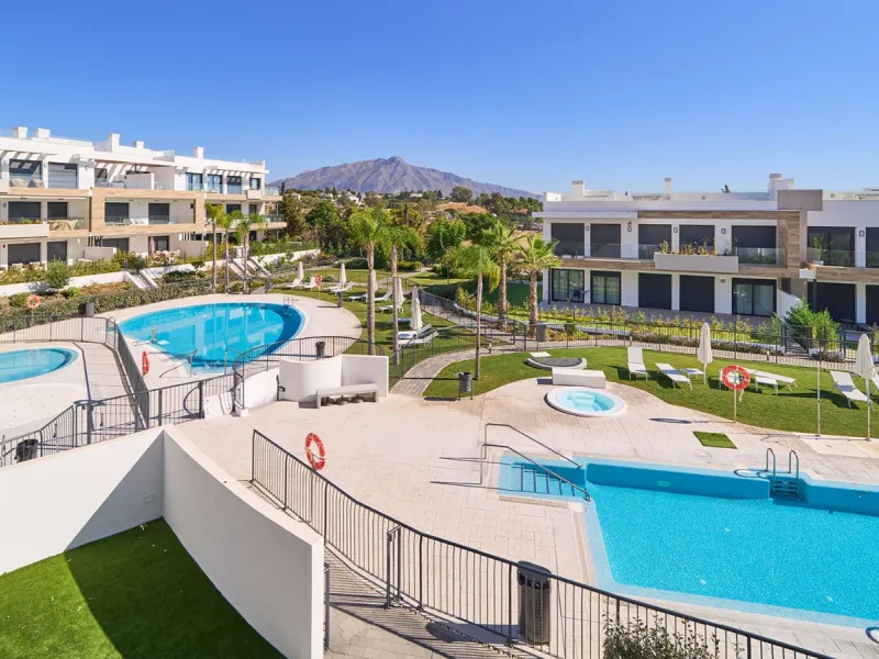 Moderno apartamento en el Triángulo de Oro de la Costa del Sol en Estepona, Málaga