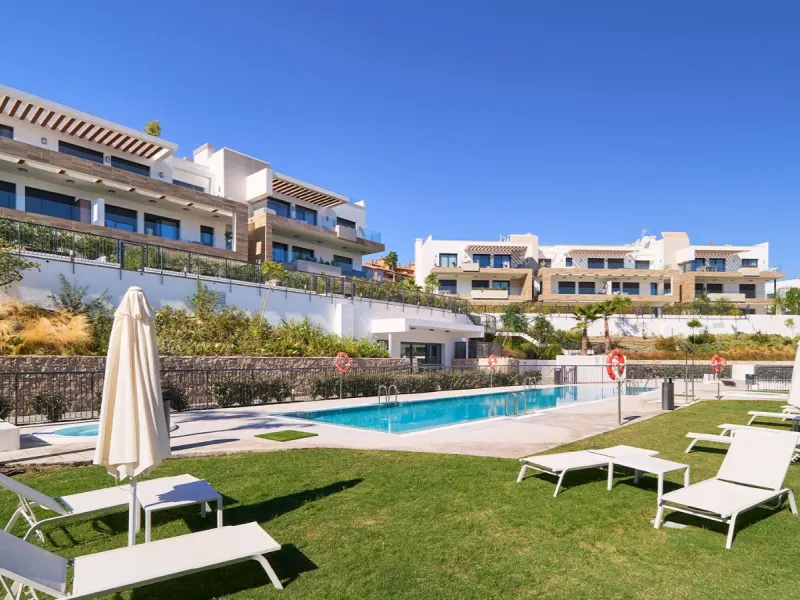 Moderno apartamento en el Triángulo de Oro de la Costa del Sol en Estepona, Málaga