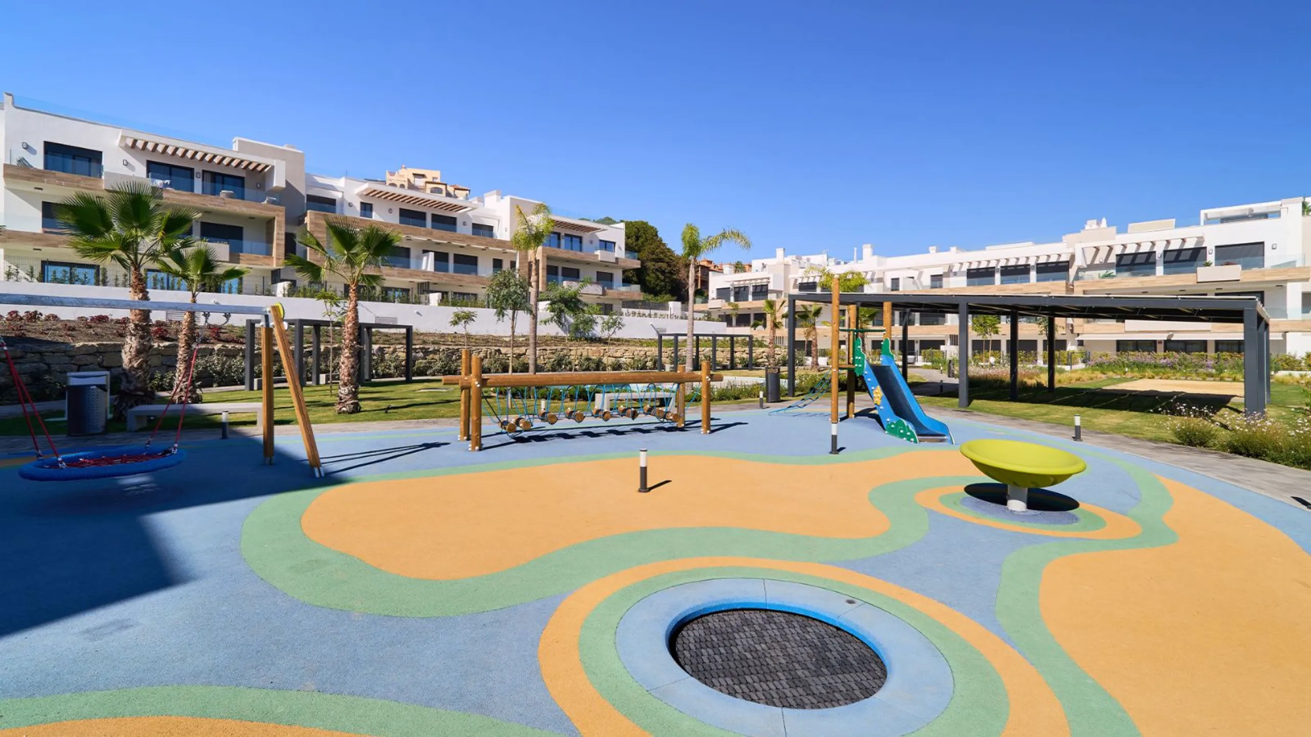 Moderno apartamento en el Triángulo de Oro de la Costa del Sol en Estepona, Málaga