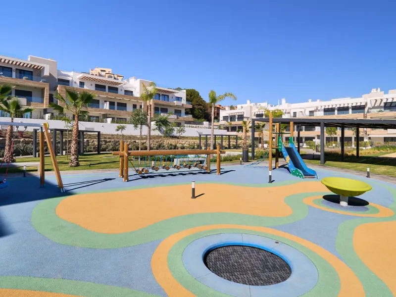 Moderno apartamento en el Triángulo de Oro de la Costa del Sol en Estepona, Málaga