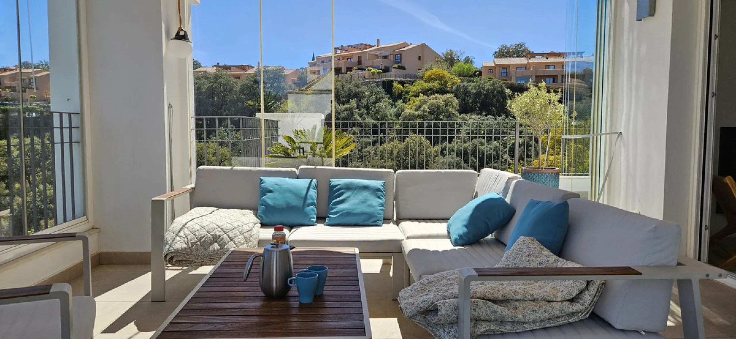 Apartment - Penthouse в продаже в Marbella, Málaga. В доме 3 спален и 2 ванных комнат. Площадь дома 114 м²