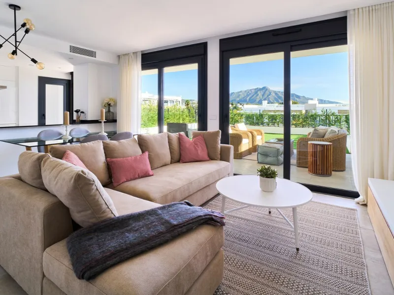 Moderno apartamento en el Triángulo de Oro de la Costa del Sol en Estepona, Málaga