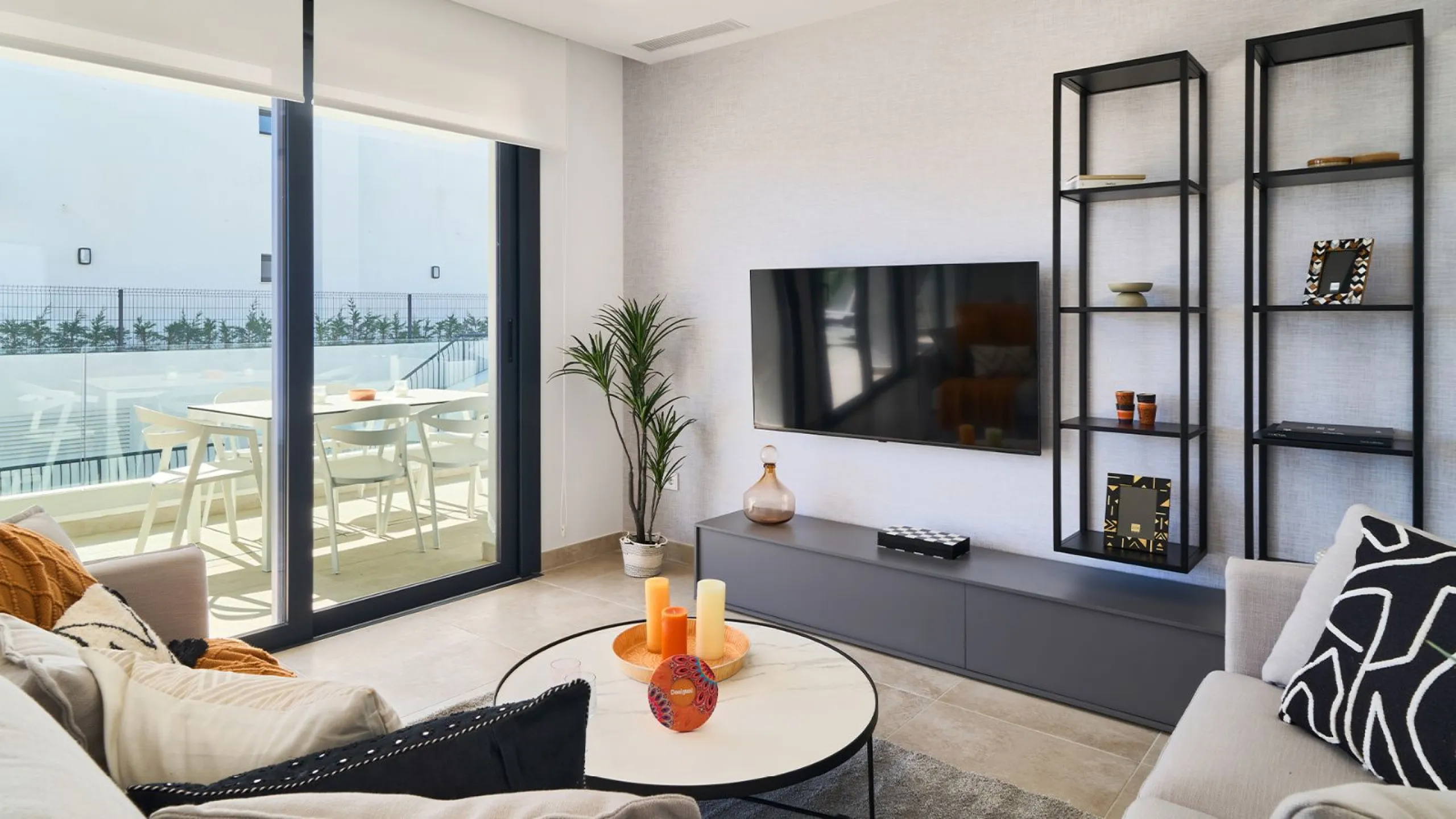 Moderno apartamento en el Triángulo de Oro de la Costa del Sol en Estepona, Málaga