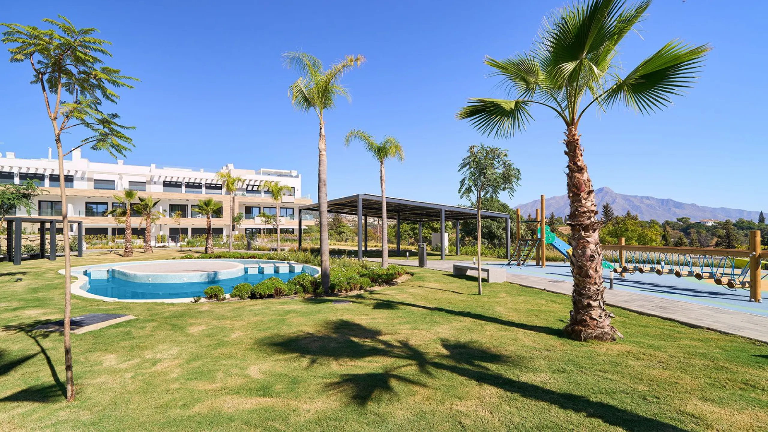 Moderno apartamento en el Triángulo de Oro de la Costa del Sol en Estepona, Málaga