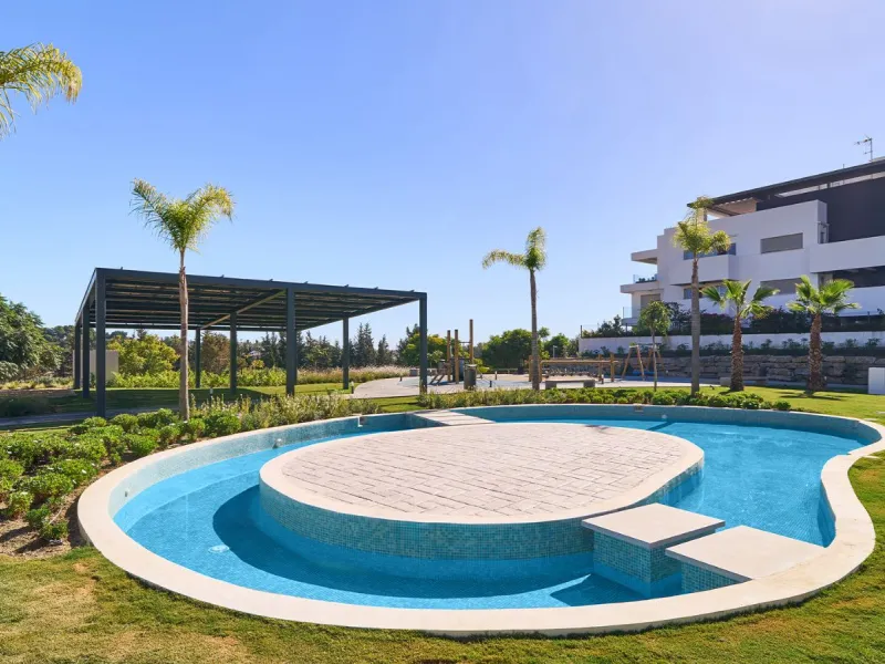 Moderno apartamento en el Triángulo de Oro de la Costa del Sol en Estepona, Málaga
