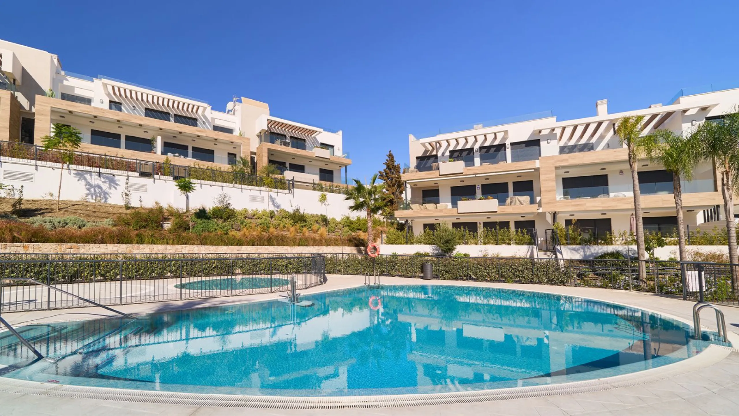 Moderno apartamento en el Triángulo de Oro de la Costa del Sol en Estepona, Málaga