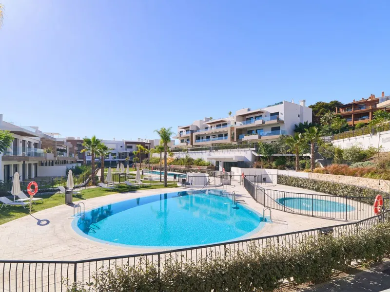Moderno apartamento en el Triángulo de Oro de la Costa del Sol en Estepona, Málaga