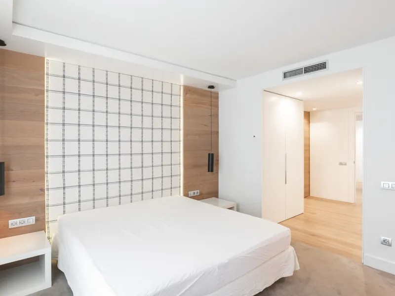 Designer Duplex Penthouse with Panoramic Views and Terraces in Les Tres Torres, Barcelona