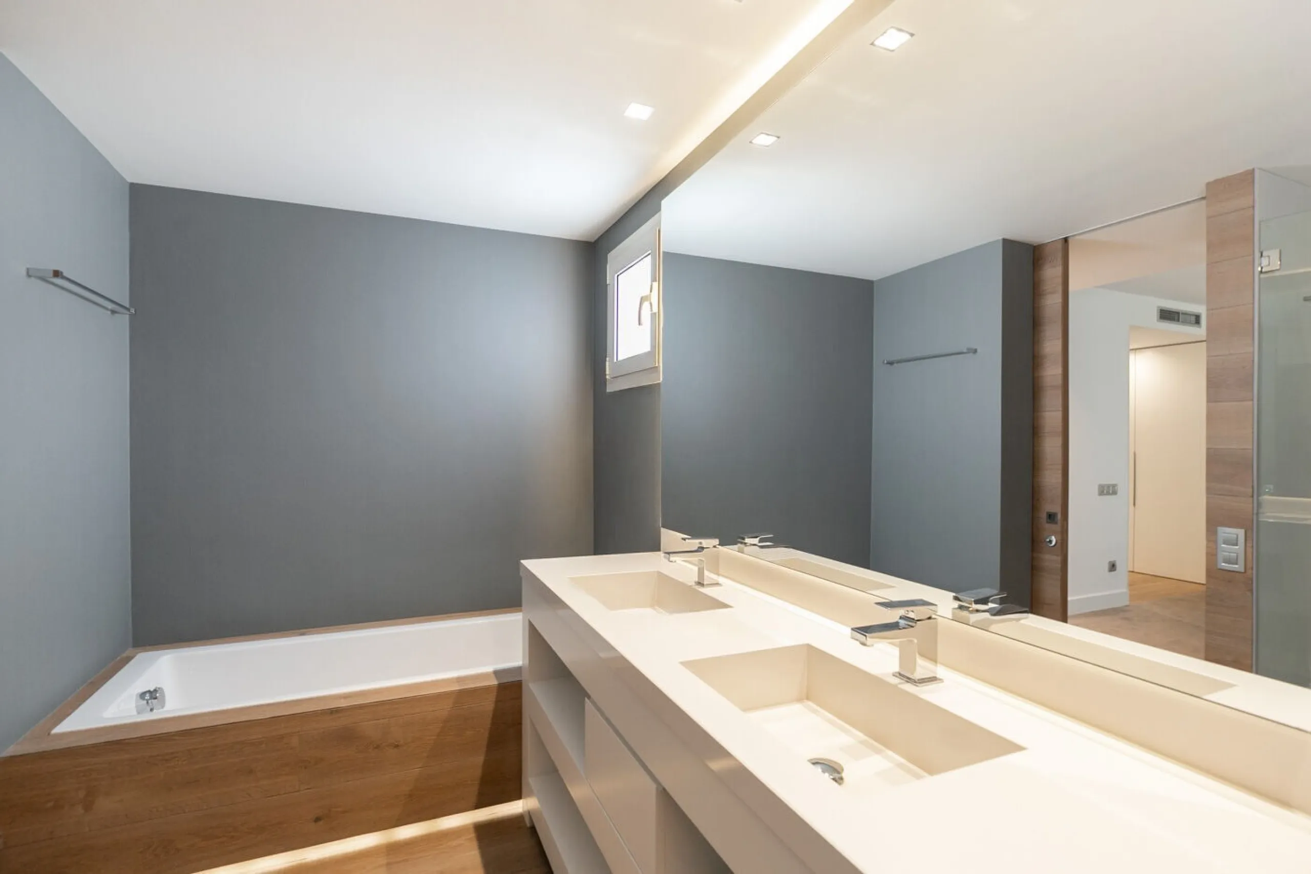 Designer Duplex Penthouse with Panoramic Views and Terraces in Les Tres Torres, Barcelona