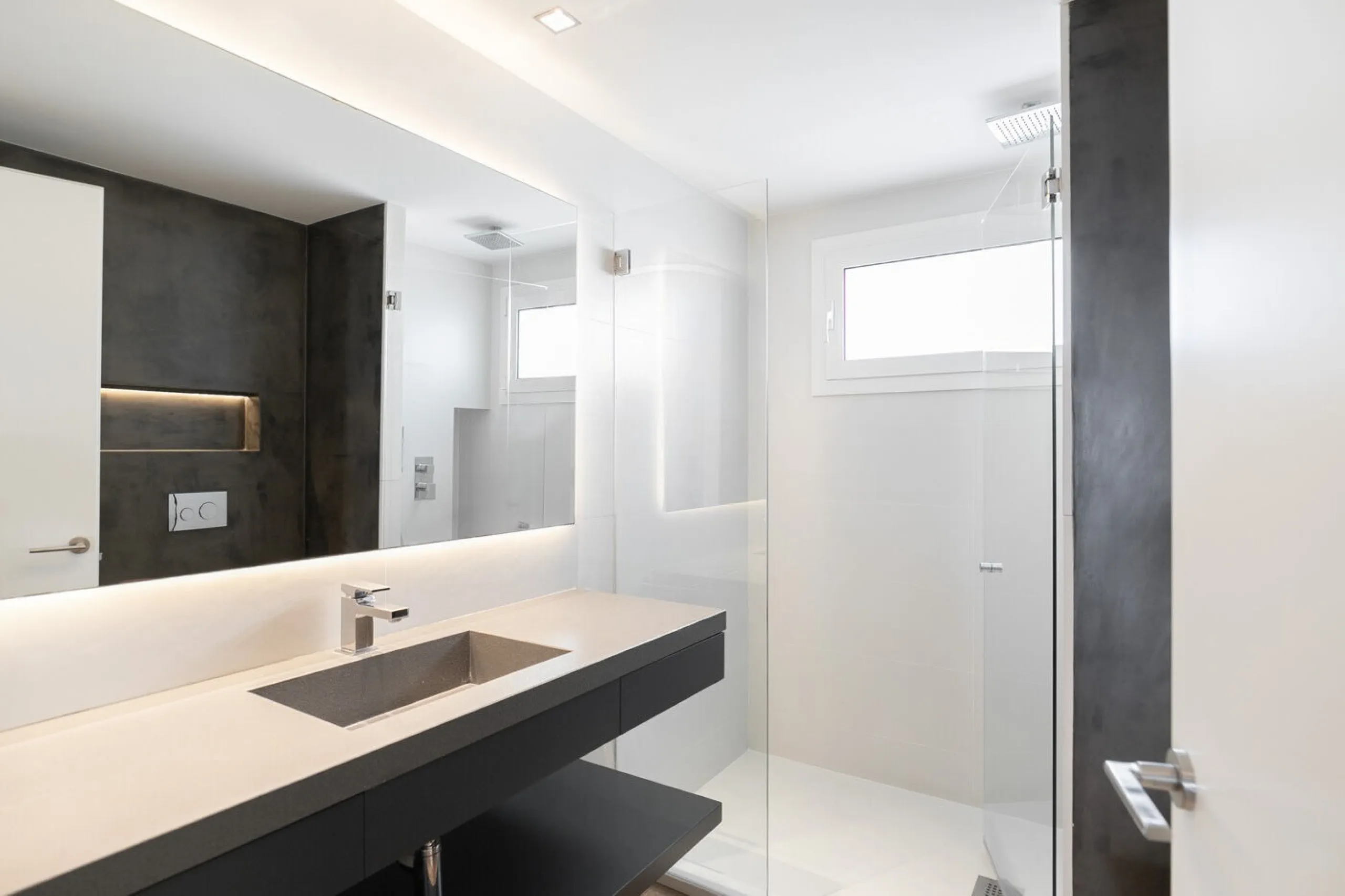 Designer Duplex Penthouse with Panoramic Views and Terraces in Les Tres Torres, Barcelona
