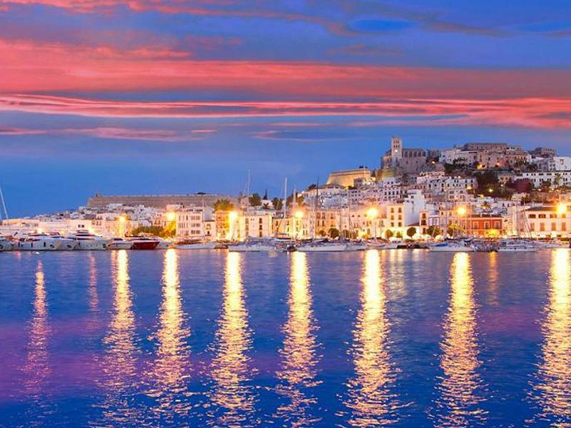 Immobilien in Ibiza-Stadt: Leitfaden für internationale Käufer