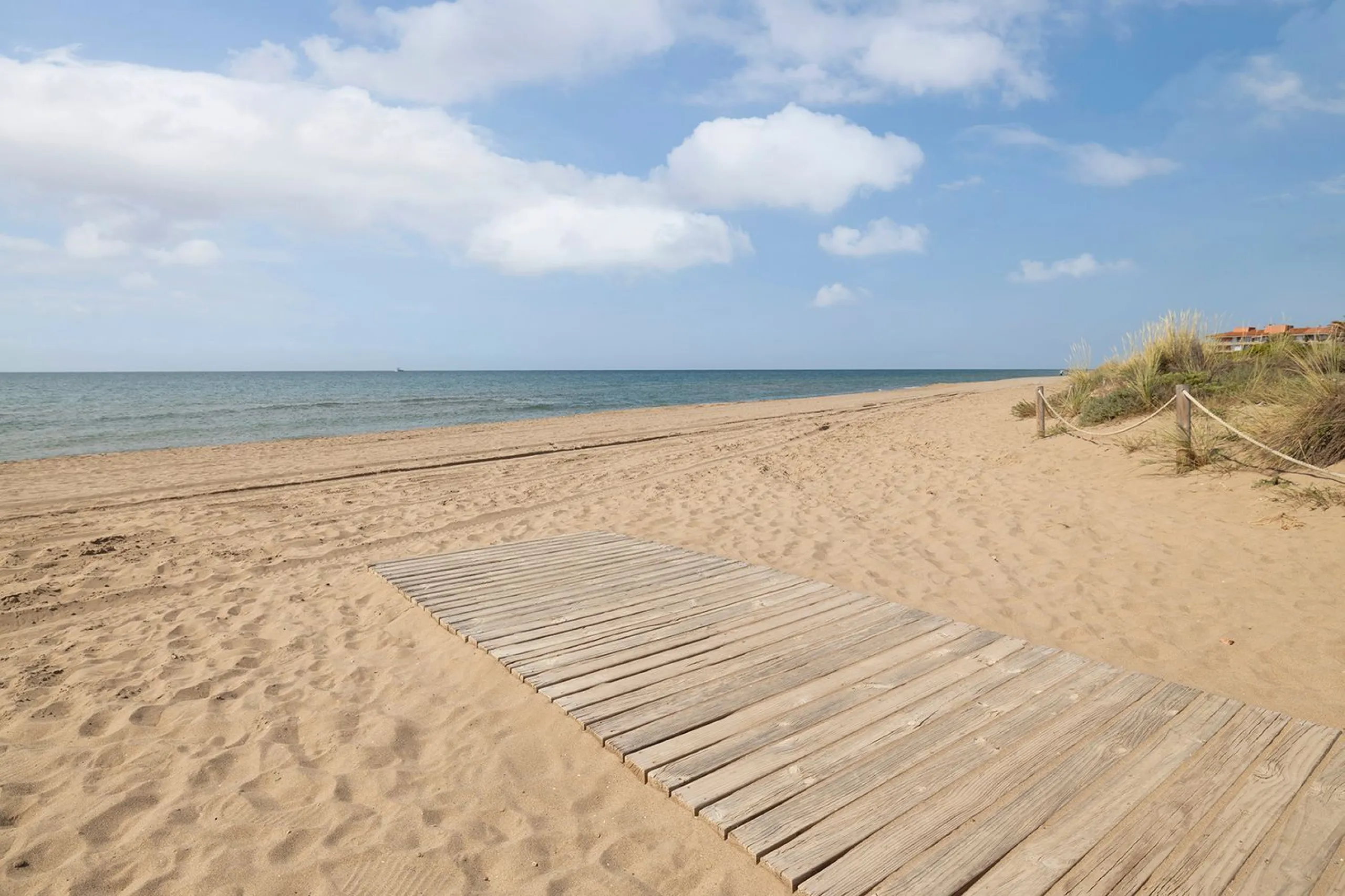 Wohnung mit Meerblick und Terrasse in Gavà Mar – Erste Strandreihe