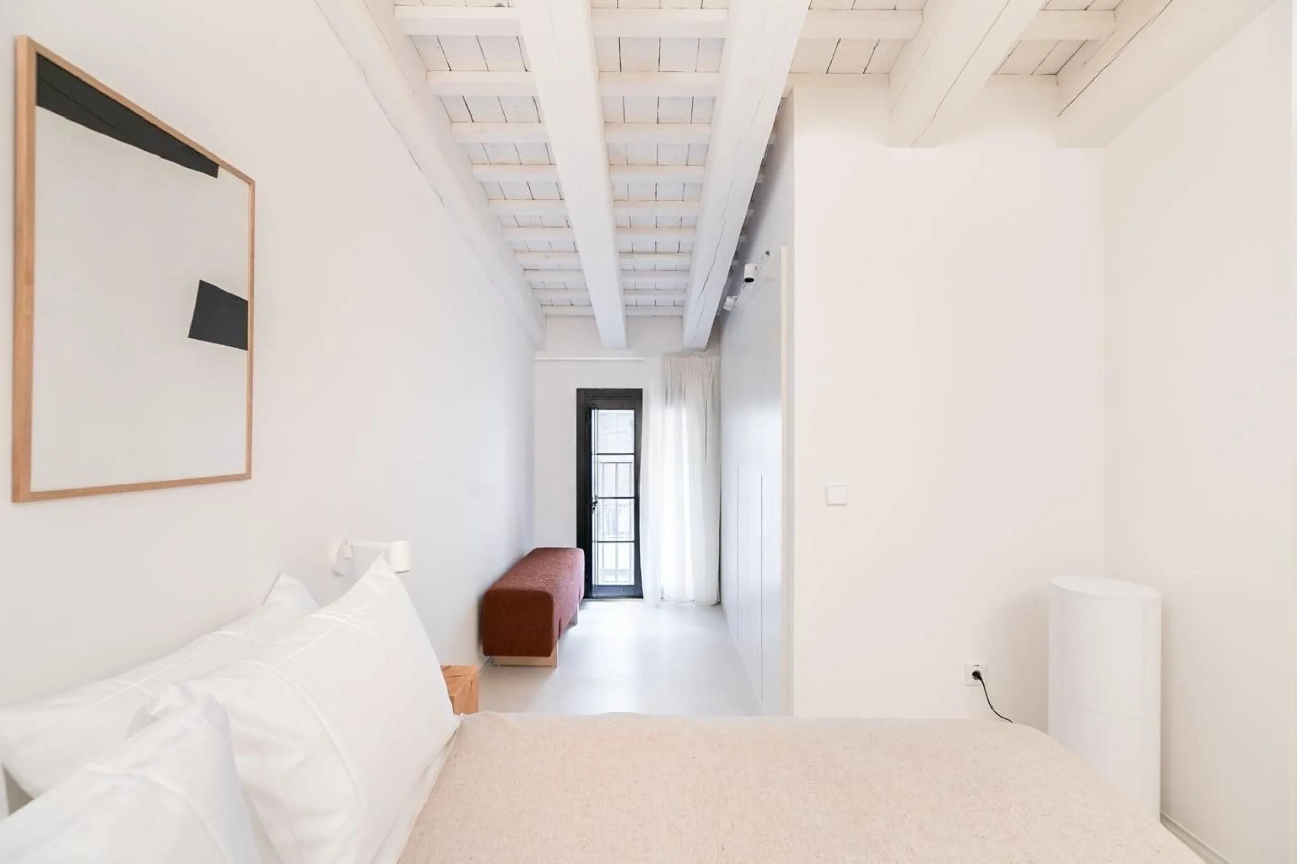 Luxury Furnished 2-Bedroom Apartment in the Gothic Quarter, Barcelona