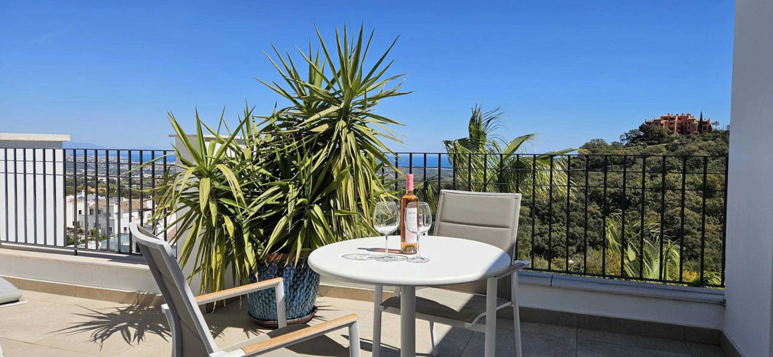 Apartment - Penthouse в продаже в Marbella, Málaga. В доме 3 спален и 2 ванных комнат. Площадь дома 114 м²