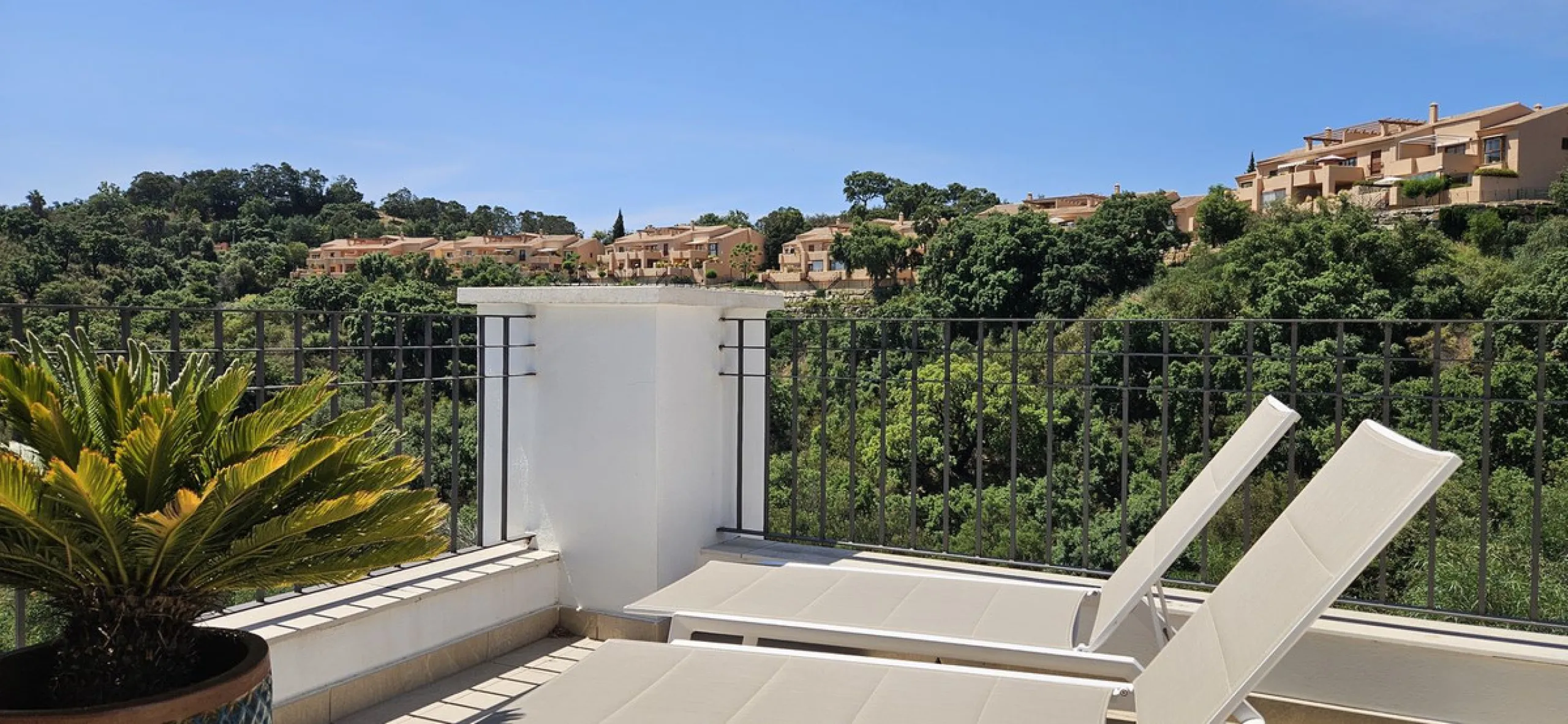Apartment - Penthouse в продаже в Marbella, Málaga. В доме 3 спален и 2 ванных комнат. Площадь дома 114 м²