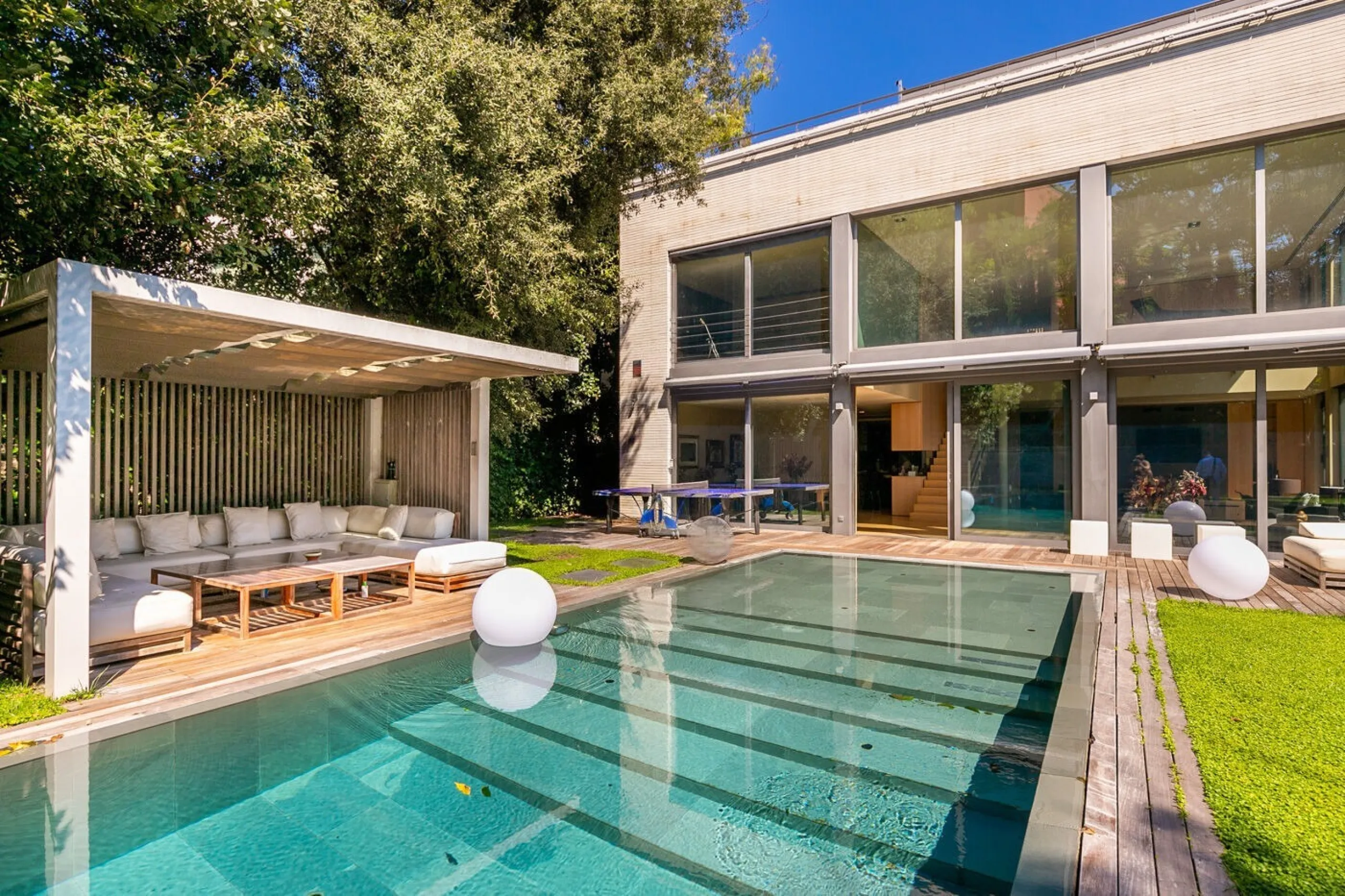 Detached House with Garden, Pool and Garage in Sant Gervasi – La Bonanova, Barcelona