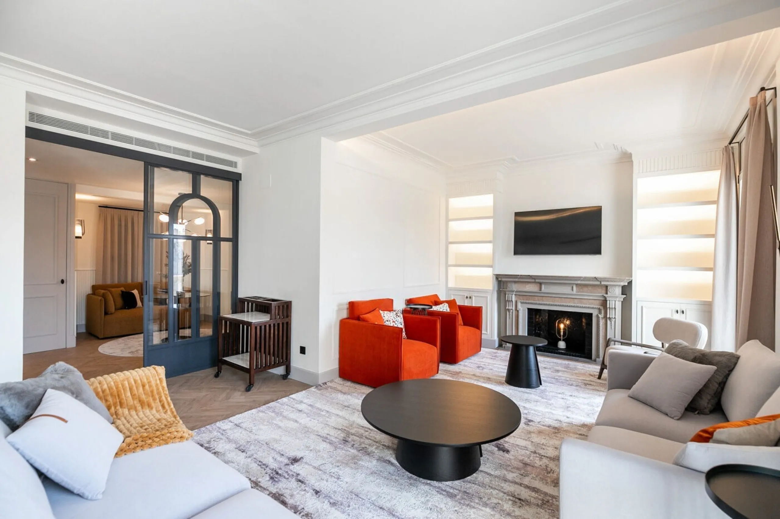 Luxury Apartment with Terrace and Casa Batlló Views on Passeig de Gracia, Barcelona