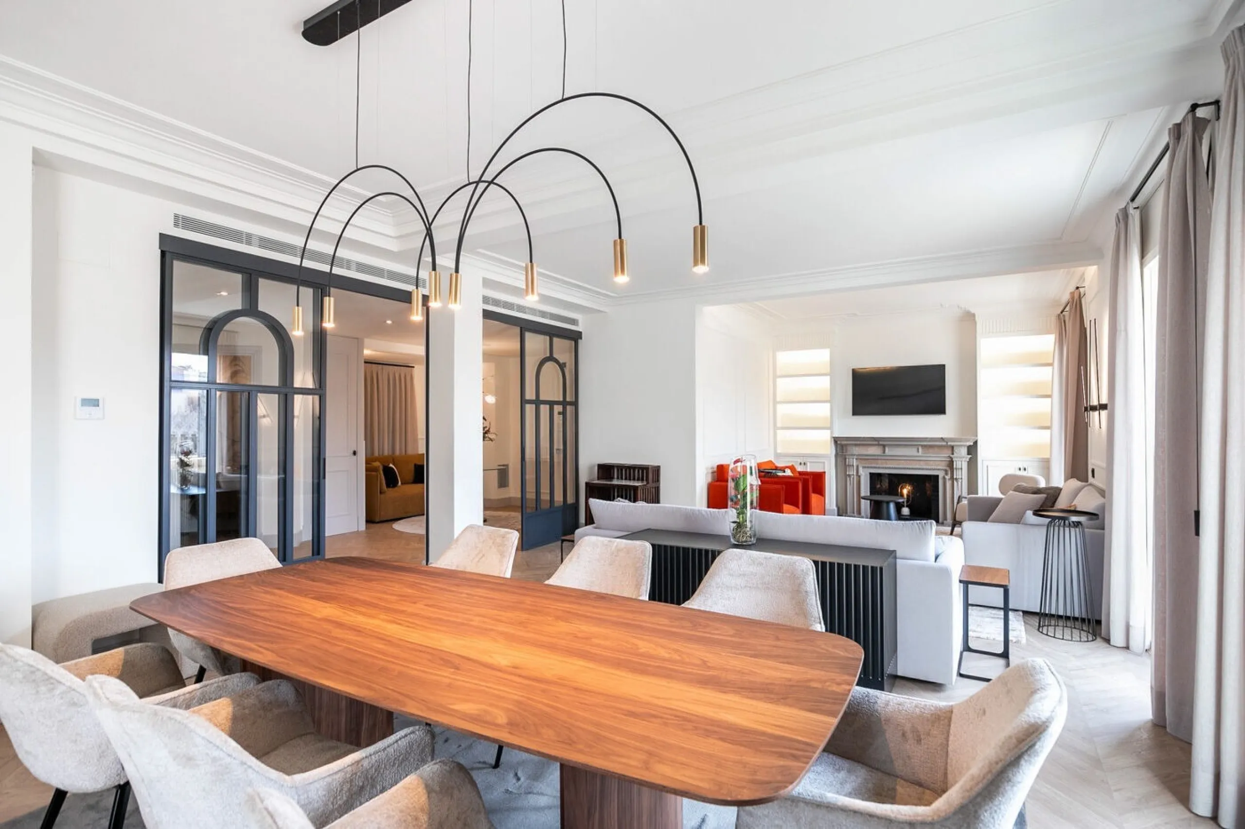 Luxury Apartment with Terrace and Casa Batlló Views on Passeig de Gracia, Barcelona