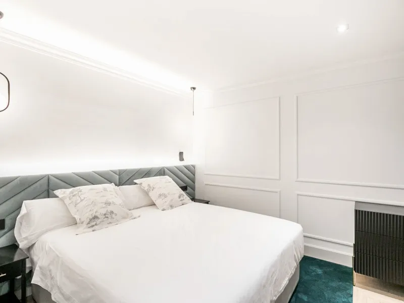 Luxury Apartment with Terrace and Casa Batlló Views on Passeig de Gracia, Barcelona