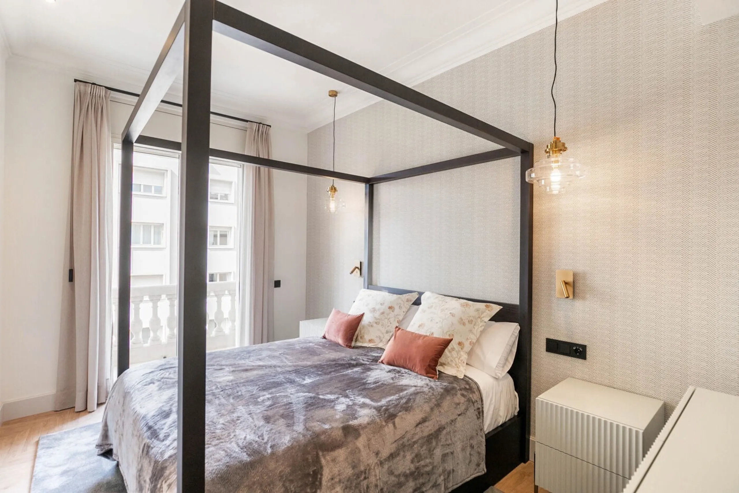 Luxury Apartment with Terrace and Casa Batlló Views on Passeig de Gracia, Barcelona