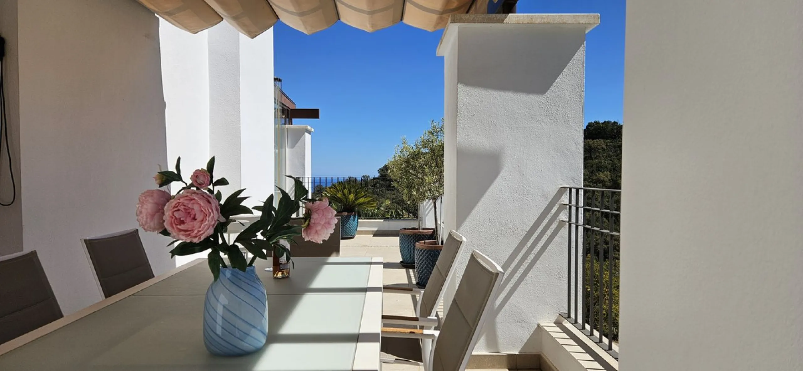 Apartment - Penthouse в продаже в Marbella, Málaga. В доме 3 спален и 2 ванных комнат. Площадь дома 114 м²