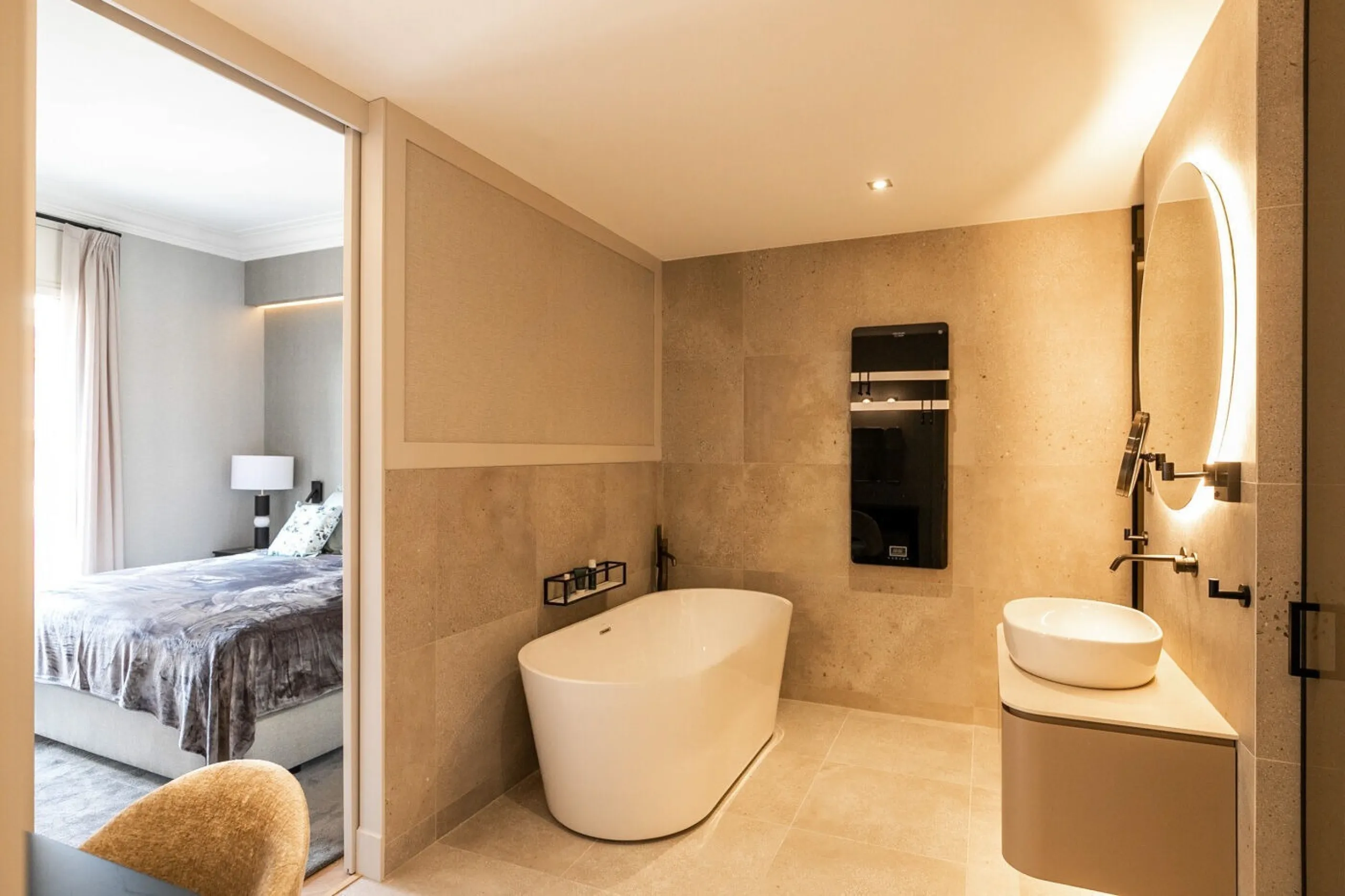 Luxury Apartment with Terrace and Casa Batlló Views on Passeig de Gracia, Barcelona