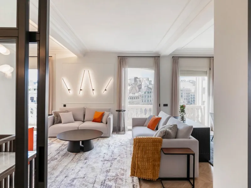 Luxury Apartment with Terrace and Casa Batlló Views on Passeig de Gracia, Barcelona