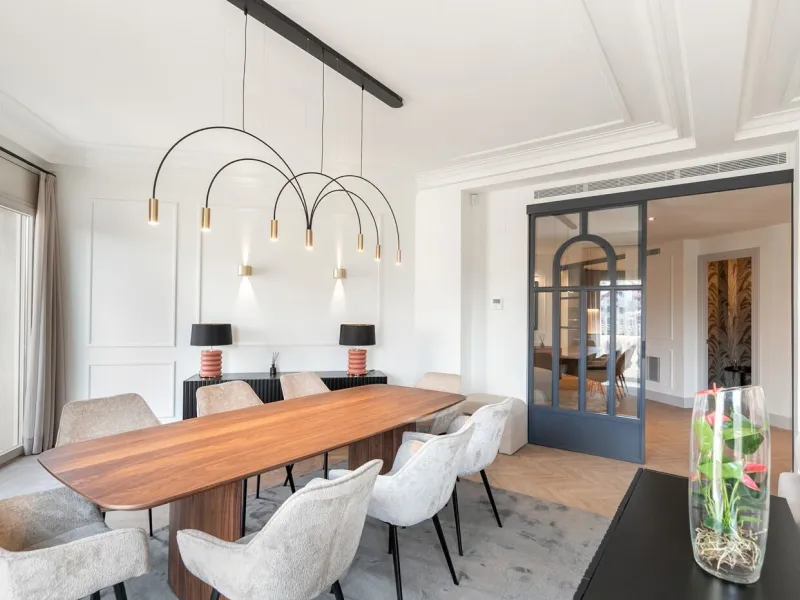 Luxury Apartment with Terrace and Casa Batlló Views on Passeig de Gracia, Barcelona
