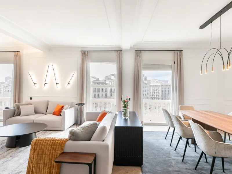 Luxury Apartment with Terrace and Casa Batlló Views on Passeig de Gracia, Barcelona