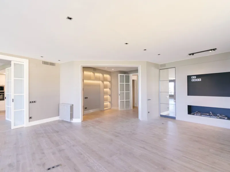 Elegant High-Floor Apartment with Park Views in Turó Park, Barcelona