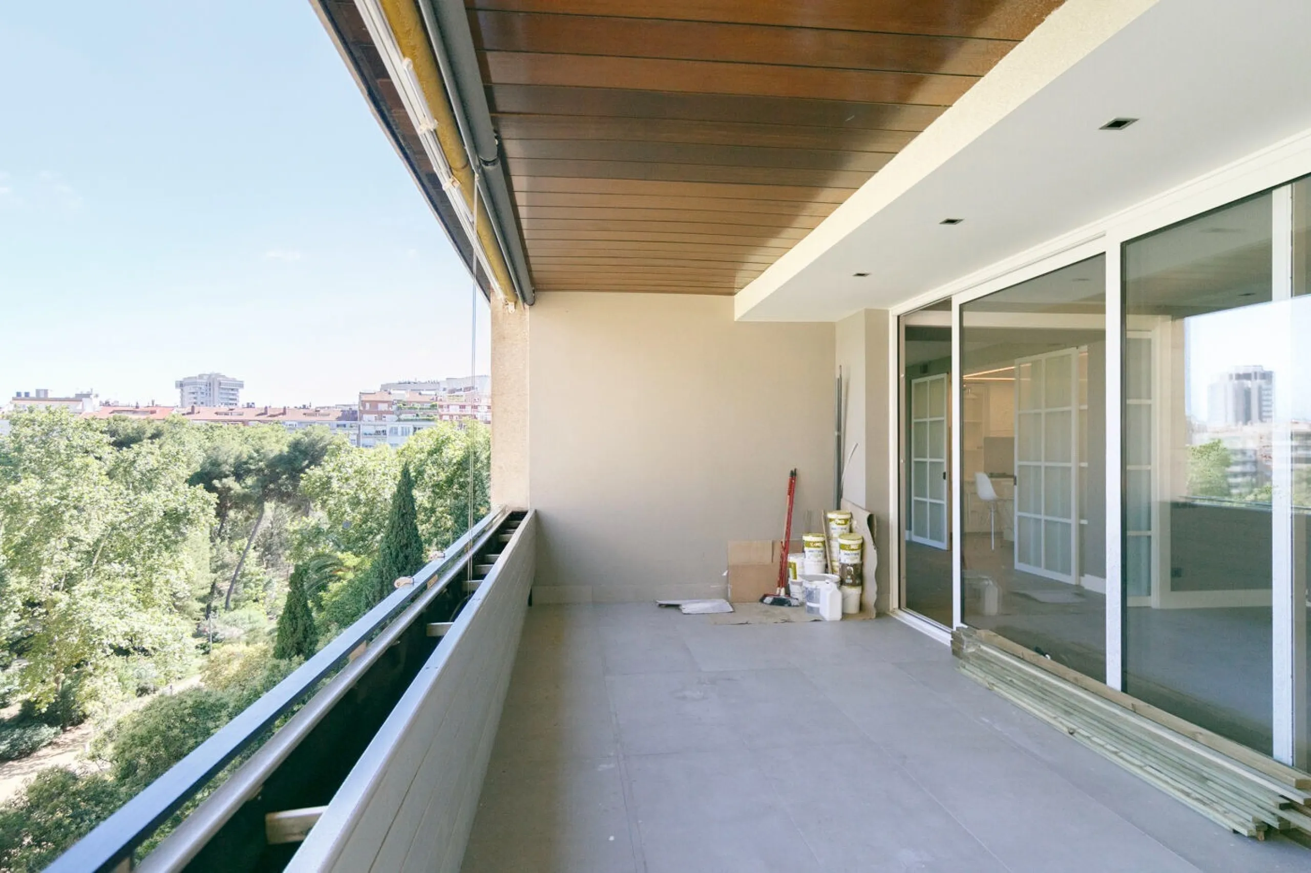 Elegant High-Floor Apartment with Park Views in Turó Park, Barcelona