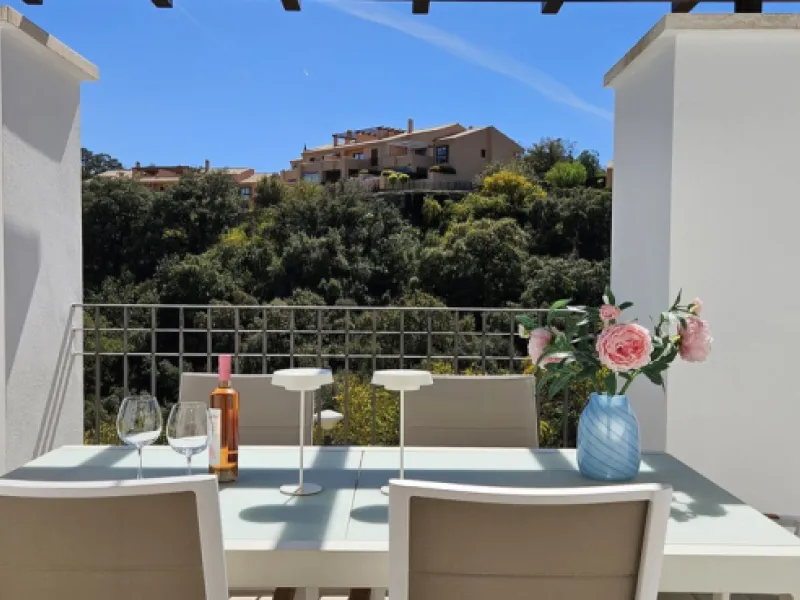 Apartment - Penthouse в продаже в Marbella, Málaga. В доме 3 спален и 2 ванных комнат. Площадь дома 114 м²