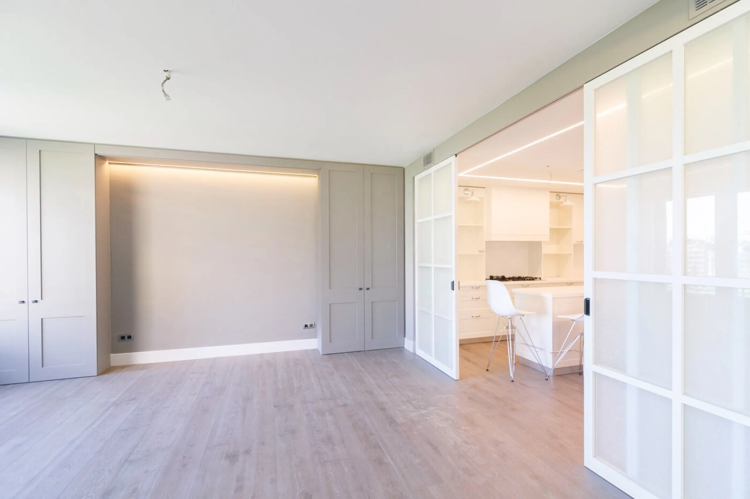 Elegant High-Floor Apartment with Park Views in Turó Park, Barcelona