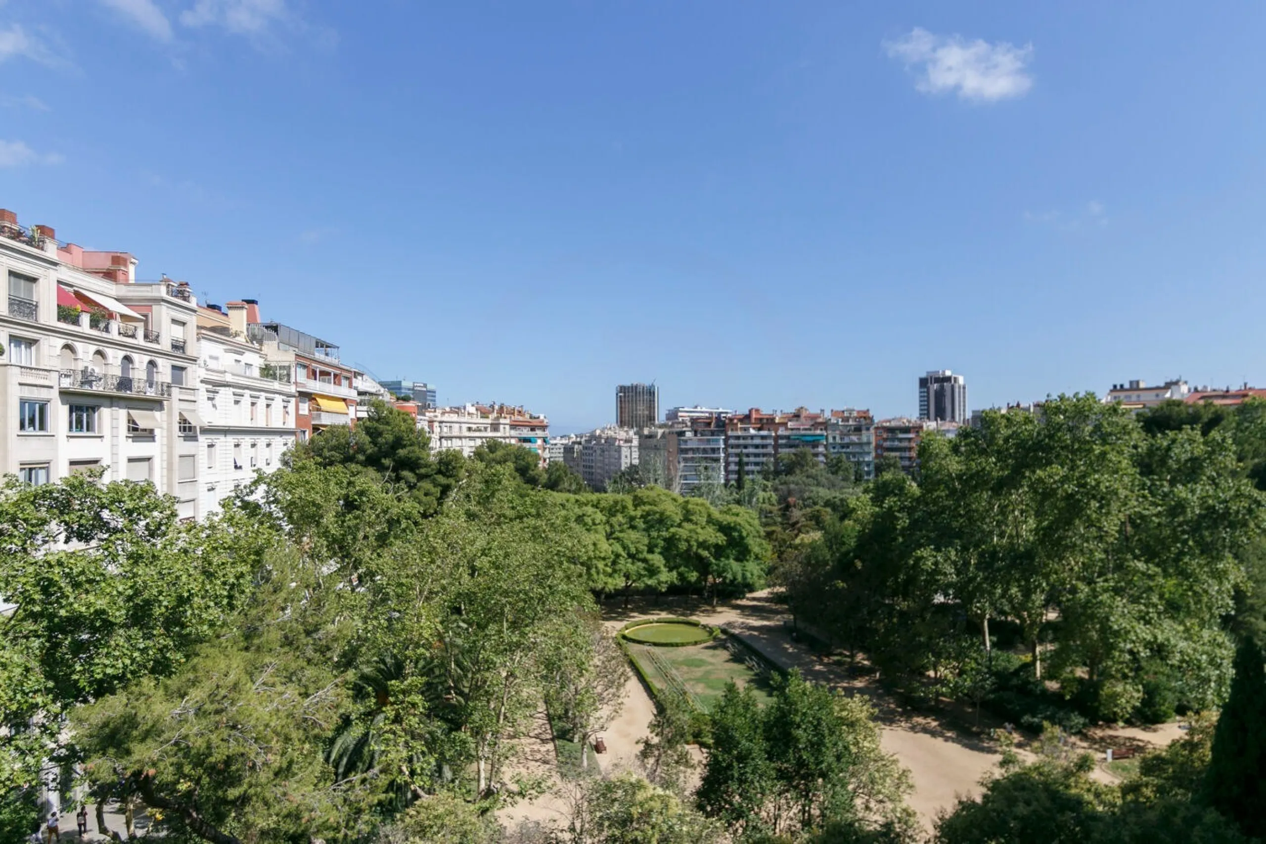 Elegant High-Floor Apartment with Park Views in Turó Park, Barcelona