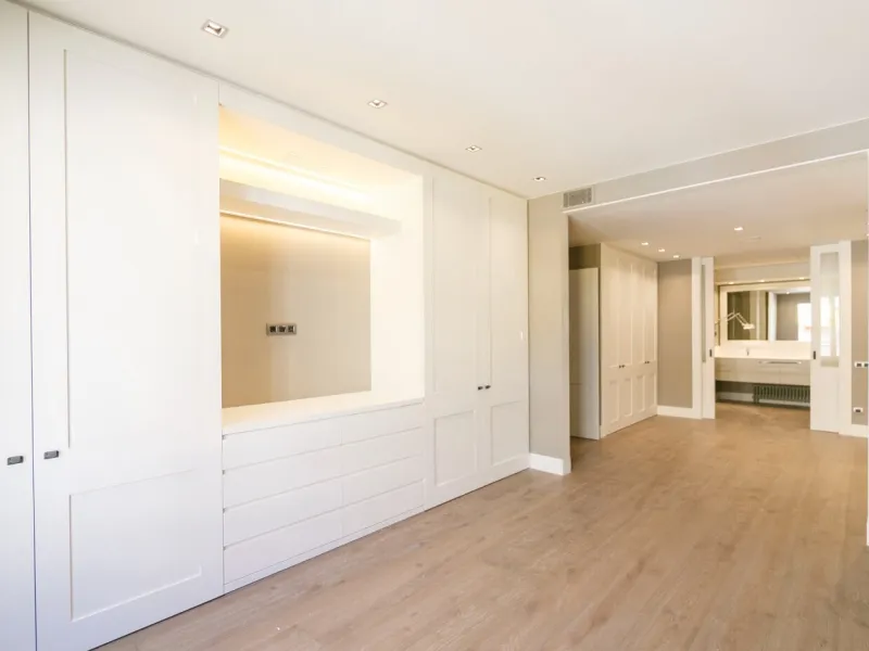 Elegant High-Floor Apartment with Park Views in Turó Park, Barcelona