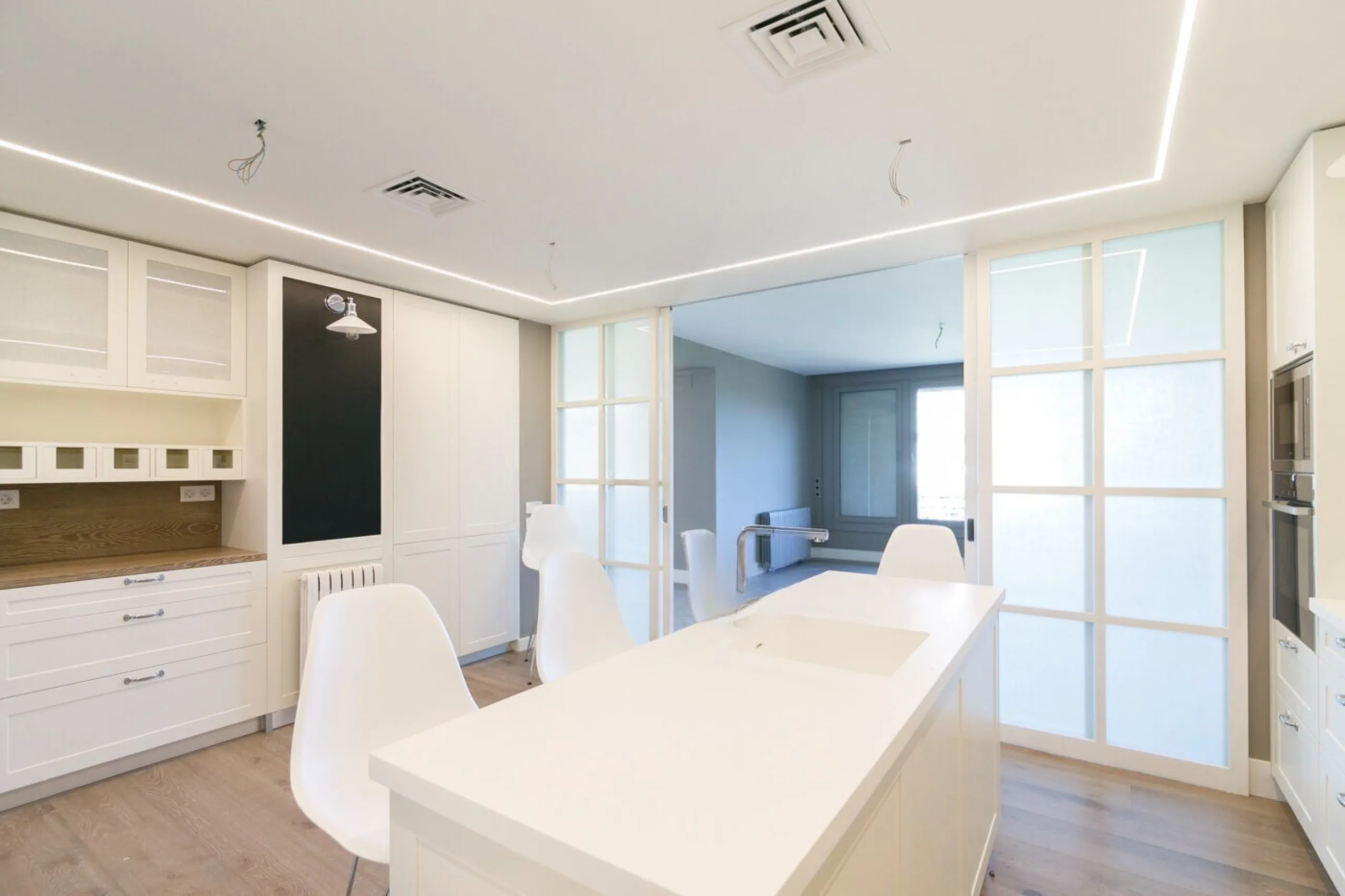 Elegant High-Floor Apartment with Park Views in Turó Park, Barcelona