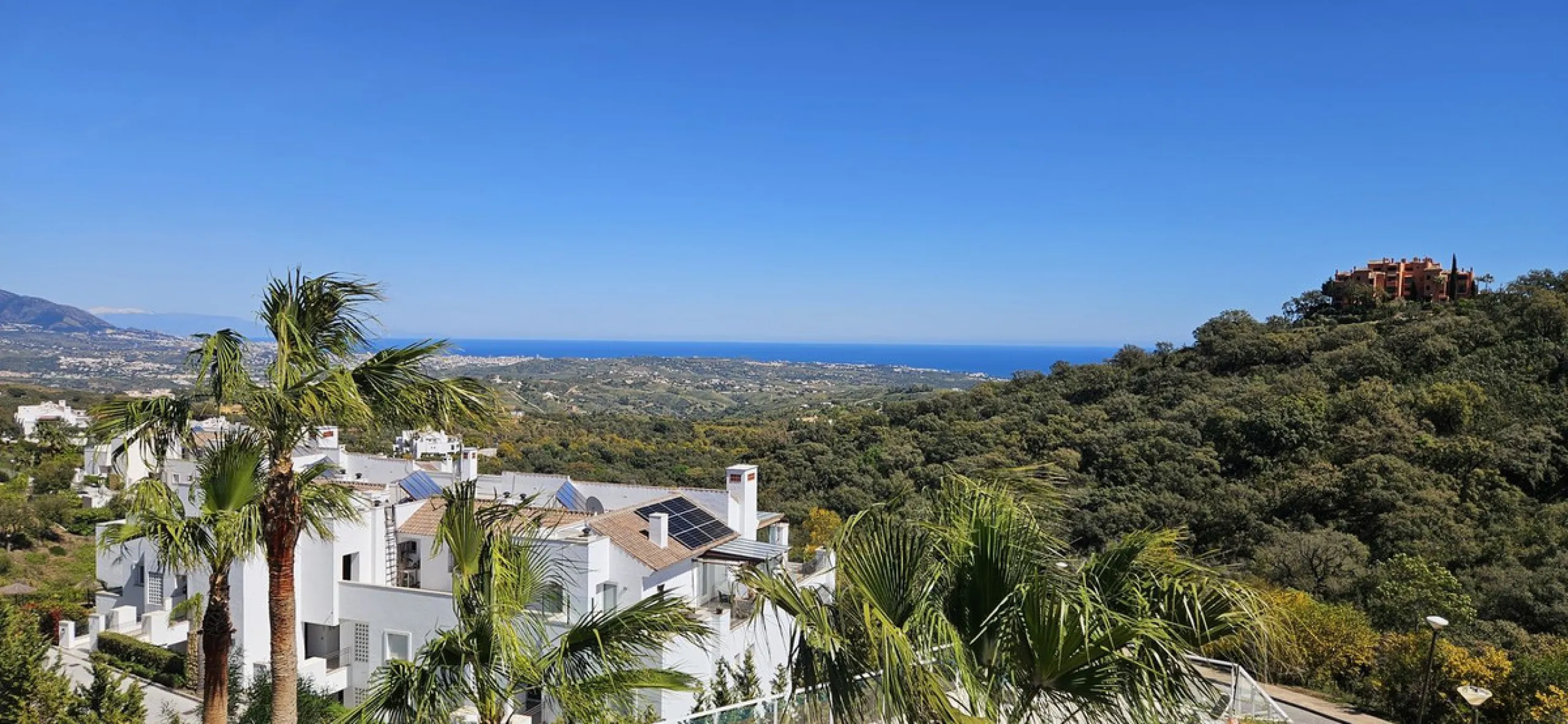 Apartment - Penthouse в продаже в Marbella, Málaga. В доме 3 спален и 2 ванных комнат. Площадь дома 114 м²